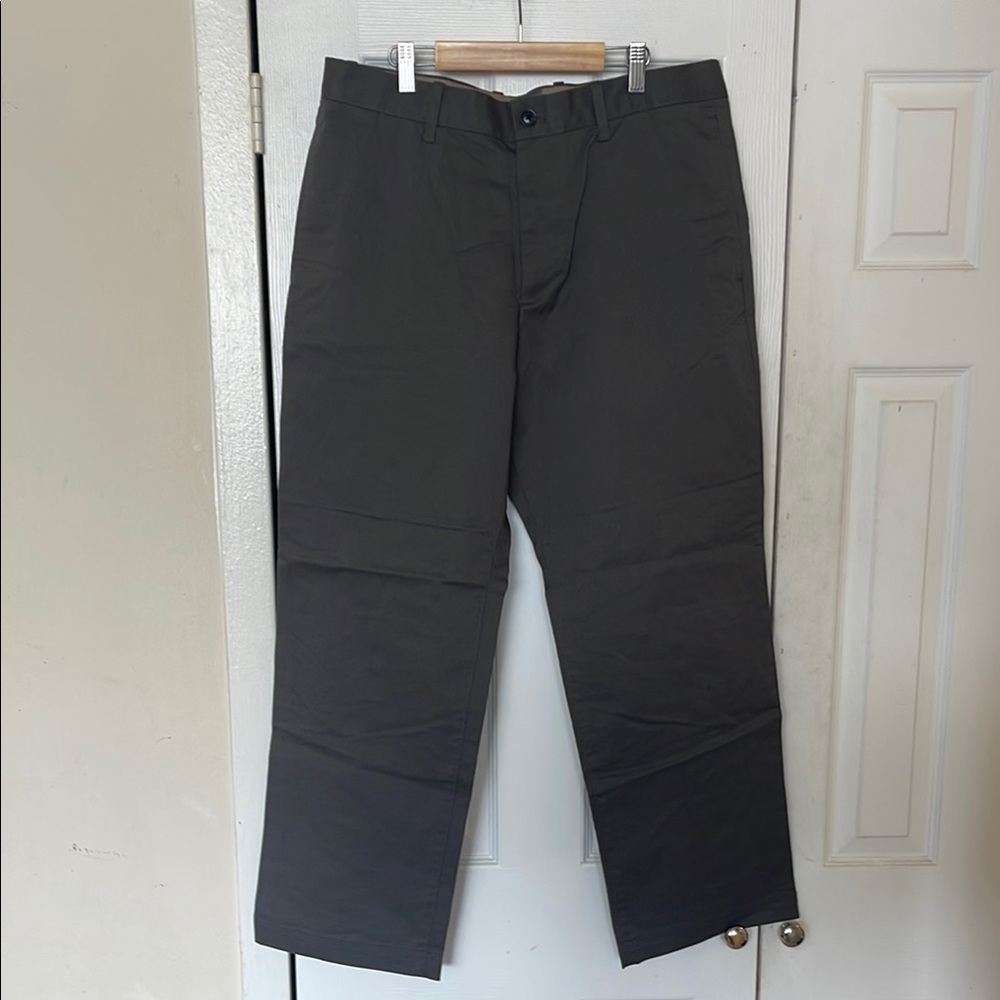 GAP Chinos Straight Leg Pant Size 33x30 In Gray